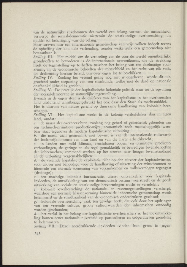 Bijlage bij het verslag van de commissie van onderzoek naar de opvattingen in Nederland omtrent de plaats van de overzeesche gebiedsdeelen in het koninkrijk : ingesteld bij ministerieel besluit van 30 augustus 1945 / [voorzitter: W.H. van Helsdingen] - 