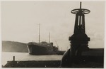 Een schip in de Caracasbaai op Curaçao