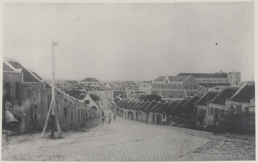 Berg Altena in Willemstad