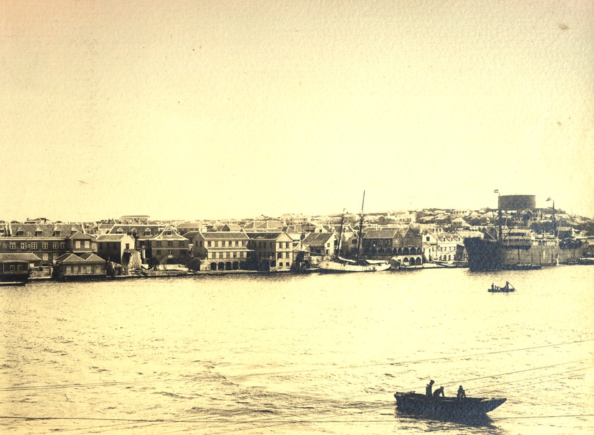Haven in de Sint Annabaai te Willemstad