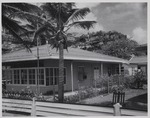 Het huis van Jan Carel van Essen, hoofd Fotografische Dienst van de Curaçaosche Petroleum Industrie Maatschappij, aan de Caracasbaai op Curaçao