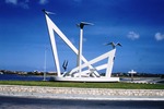 Autonomiemonument op Curaçao, symbool van de rijkseenheidsgedachte, gemaakt door J. Fresco ter gelegenheid van de invoering van het Statuut op 15 december 1954