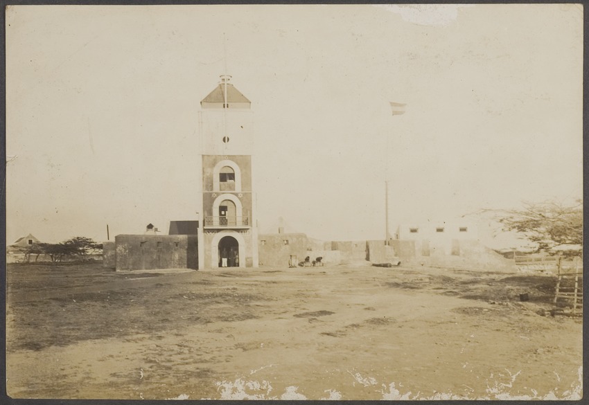 Fort Zoutman (uit 1796) op Aruba met toren Willem III (uit 1867), die dienst deed als vuurtoren