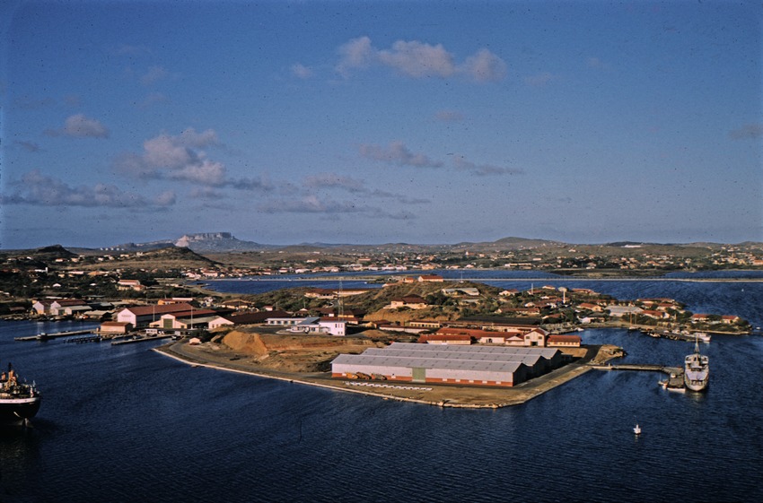 Gezicht op de haven van Willemstad, Curaçao