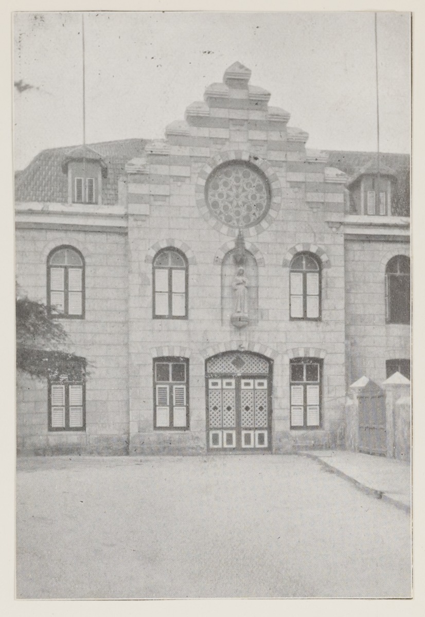 De voorzijde van het Sint Elisabeth Hospitaal te Willemstad