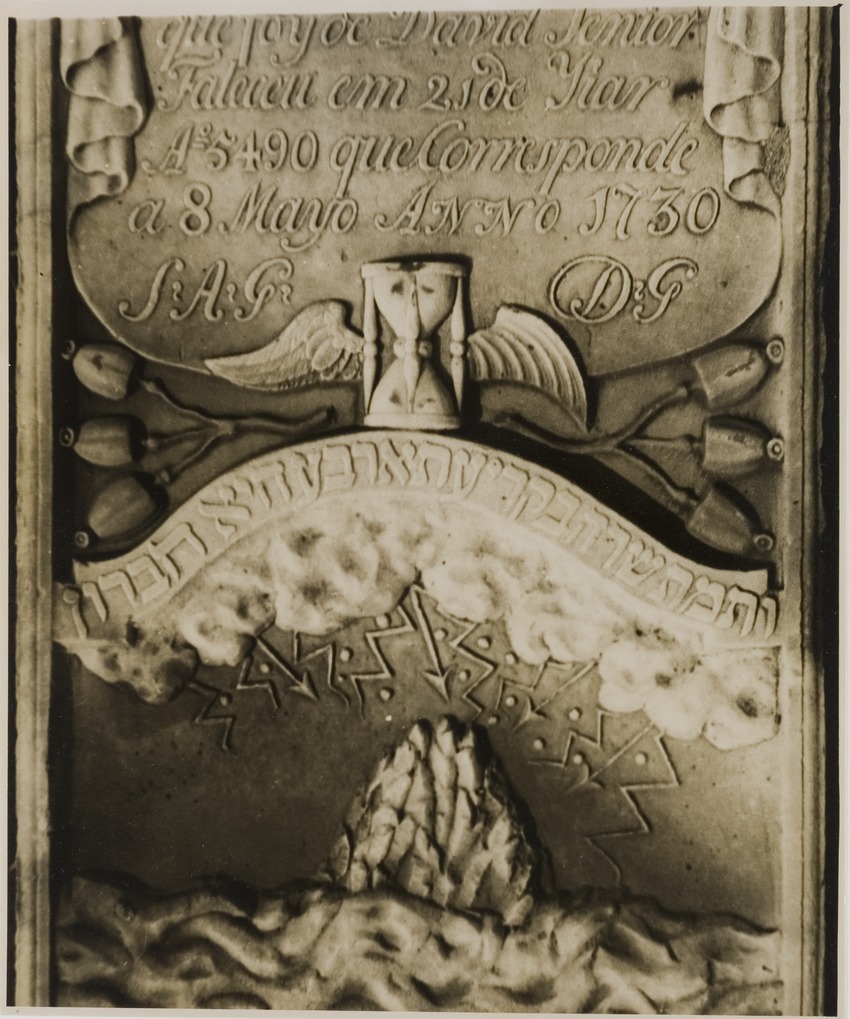 Het oude joodse kerkhof Beth Haim (Hahaim) te Bleinheim in Willemstad, ingewijd in 1656