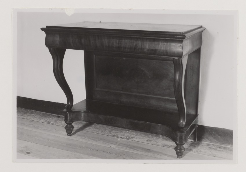Wandtafel in een huis op de Nederlandse Antillen