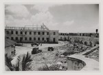 Afbraak van de Willem III-kazerne in het Waterfort te Willemstad, ten behoeve van de bouw van hotel El Curaçao Intercontinental
