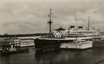 Johan van Oldenbarnevelt in de haven van Willemstad