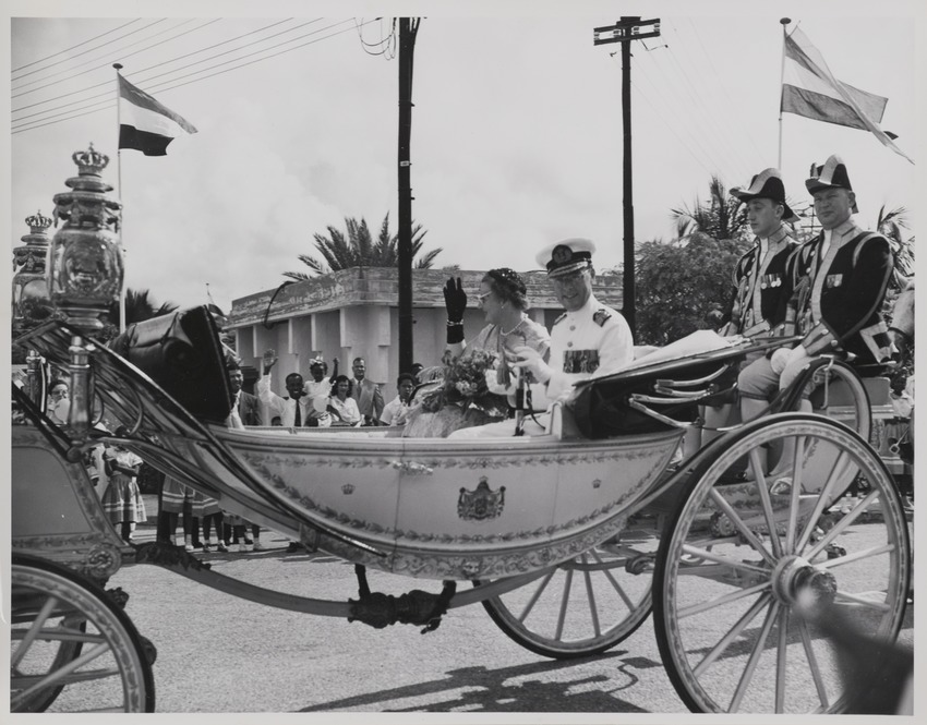 Bezoek van koningin Juliana en prins Bernhard aan Curaçao, 18-21 oktober 1955