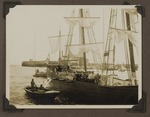 Historisch tafereel aan boord van de schoener Feddema, vermoedelijk ter gelegenheid van de driehonderdjarige herdenking van de verovering van Curaçao