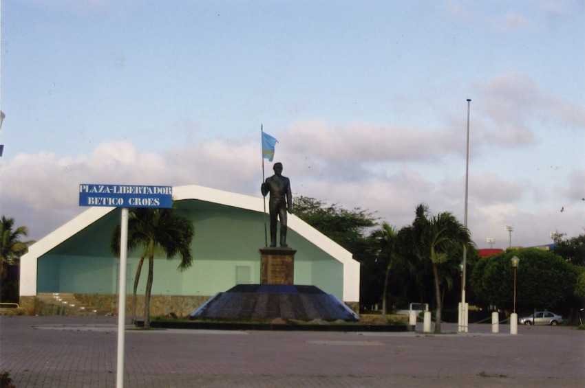 Standbeeld van G.F. (Betico) Croes op het Plaza Libertador G. F. (Betico) Croes plein in Oranjestad