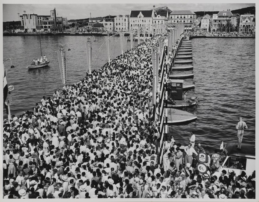 Bezoek van koningin Juliana en prins Bernhard aan Curaçao, 18-21 oktober 1955