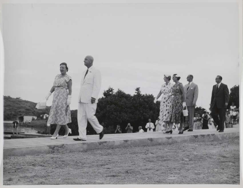 Bezoek van koningin Juliana en prins Bernhard aan Curaçao, 18-21 oktober 1955