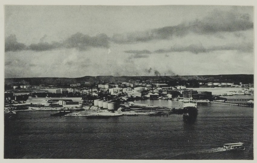 Emplacement van de Bataafse Petroleum Maatschappij in het Schottegat op Curaçao