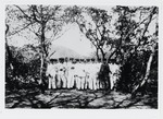 Mariniers op plantage Sint Kruis (Santa Cruz) tijdens een tocht over Curaçao met ds [...] de Vey Mesdag (5e van links)