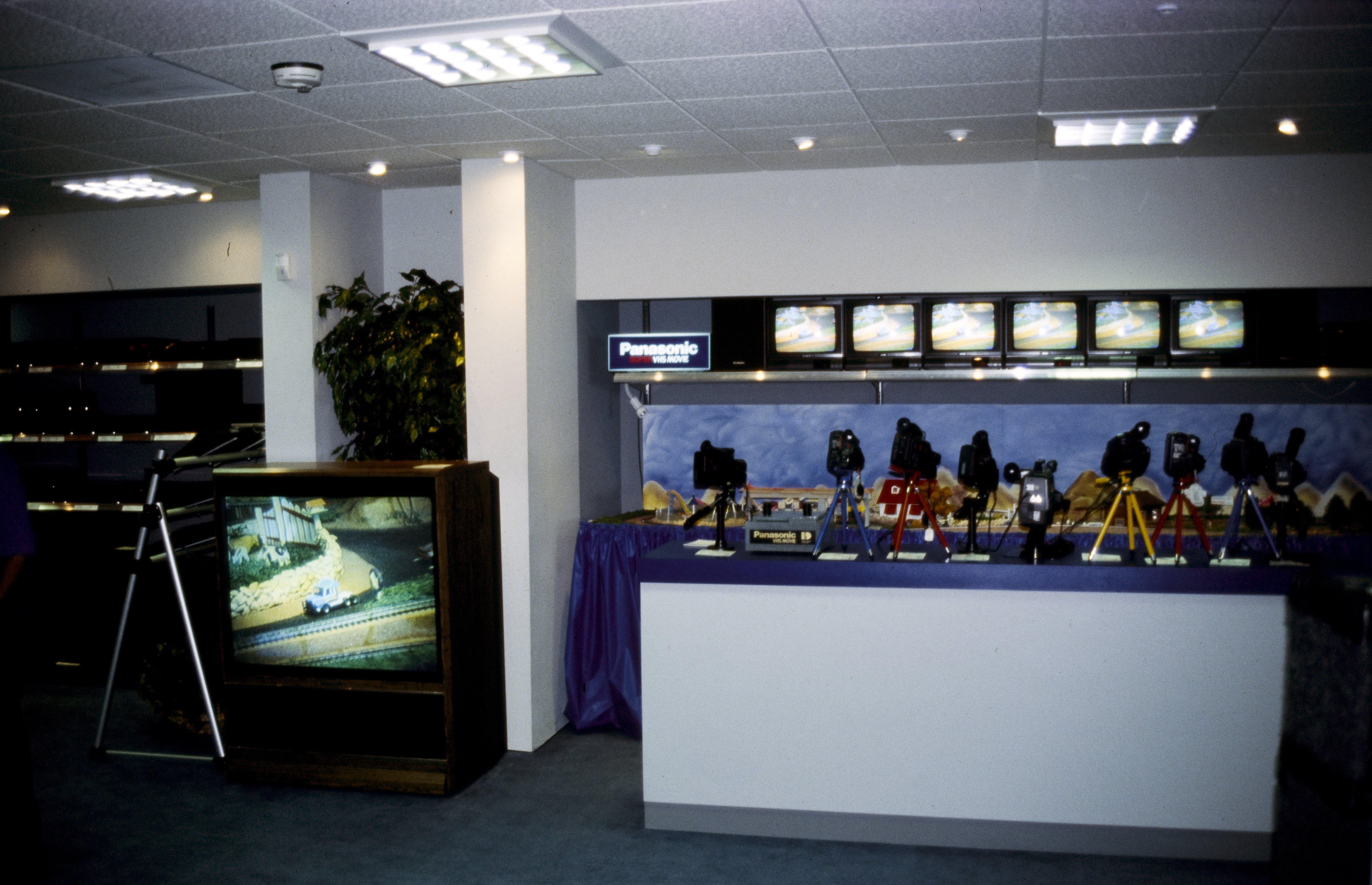 Interieur van de electronica- en witgoedwinkel van AMC Unicon N.V. (Antillian Mercantile Corporation, United Construction) op Aruba