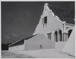 Landhuis Brievengat op Curaçao na de restauratie van 1955 met links de regenbak