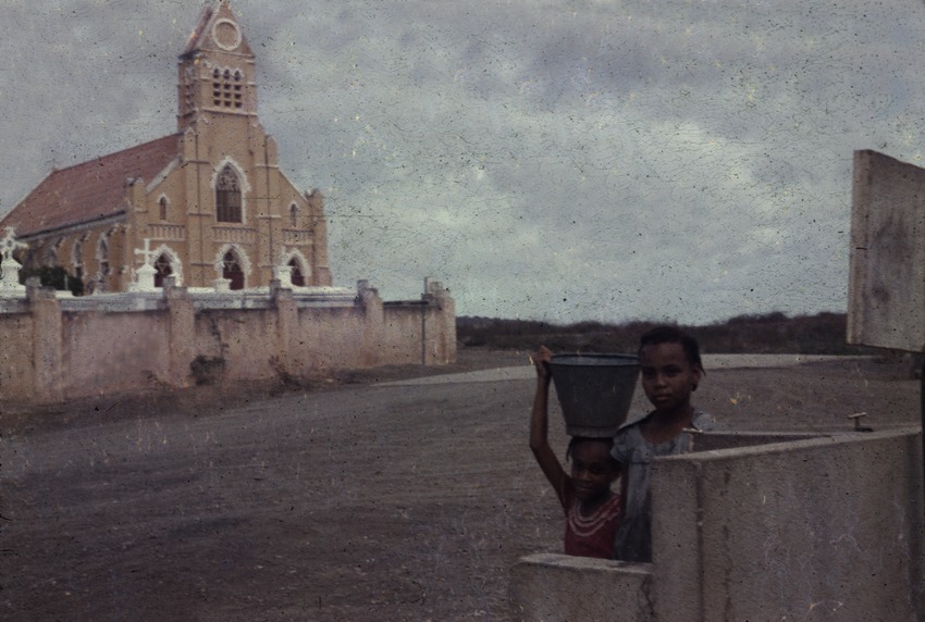De negentiende-eeuwse katholieke Sint Willibrorduskerk in Banda Bou op Curaçao