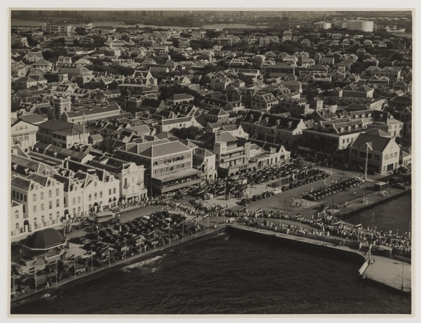 Viering van koninginnedag te Willemstad