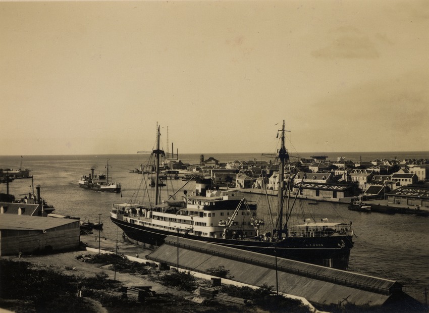 H.C. Horn in de Sint Anna-baai te Willemstad