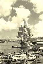 De Mercator, het Belgische opleidingsschip voor de koopvaardijvloot aan de Kleine Werf van de Curaçaosche Handel Maatschappij te Willemstad
